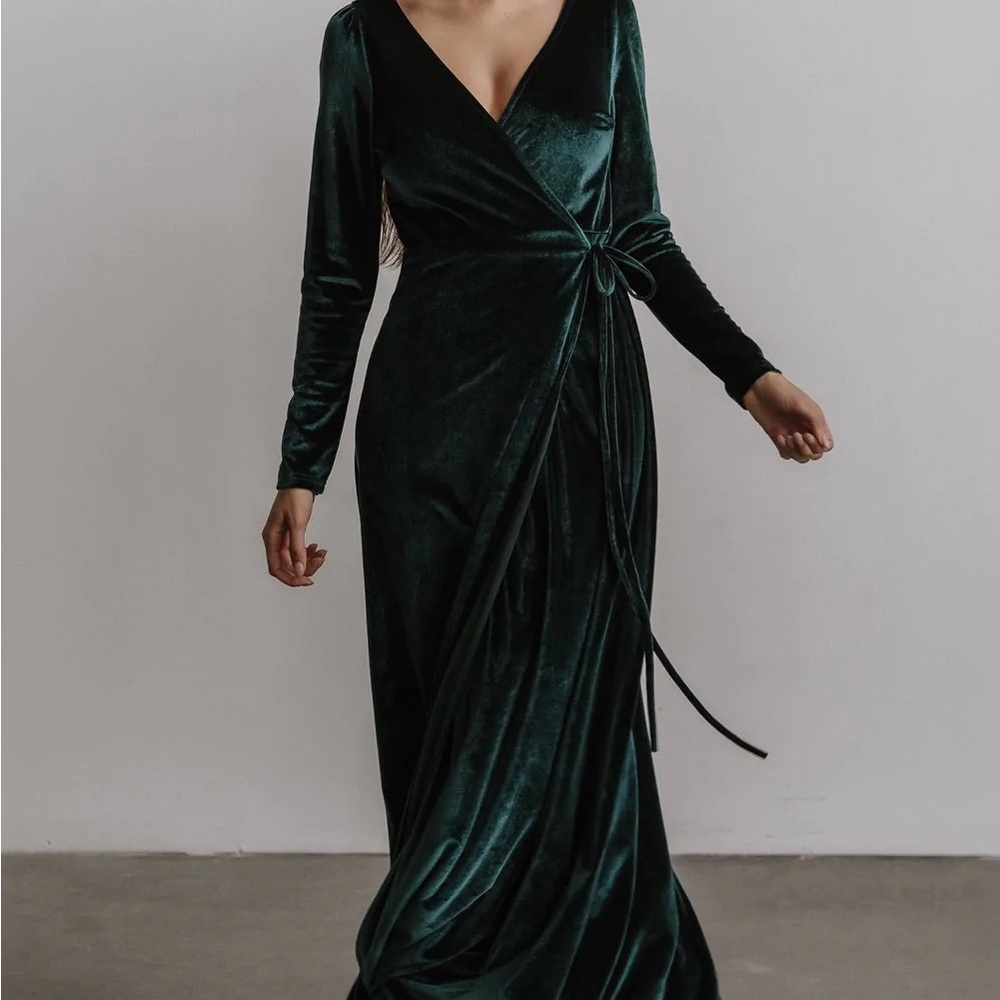 Esmeralda Velvet Wrap Maxi Dress (emerald green)